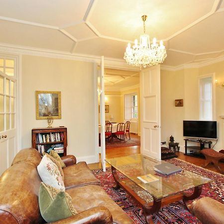 Elegant 3-Bedroom Ramsay Garden Apartment In Edinburgh City Centre Eksteriør billede