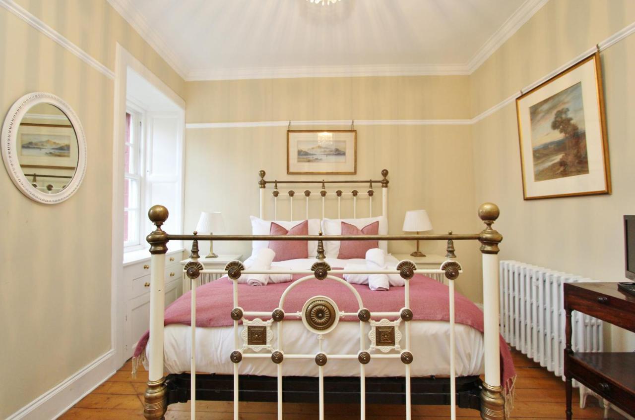 Elegant 3-Bedroom Ramsay Garden Apartment In Edinburgh City Centre Eksteriør billede