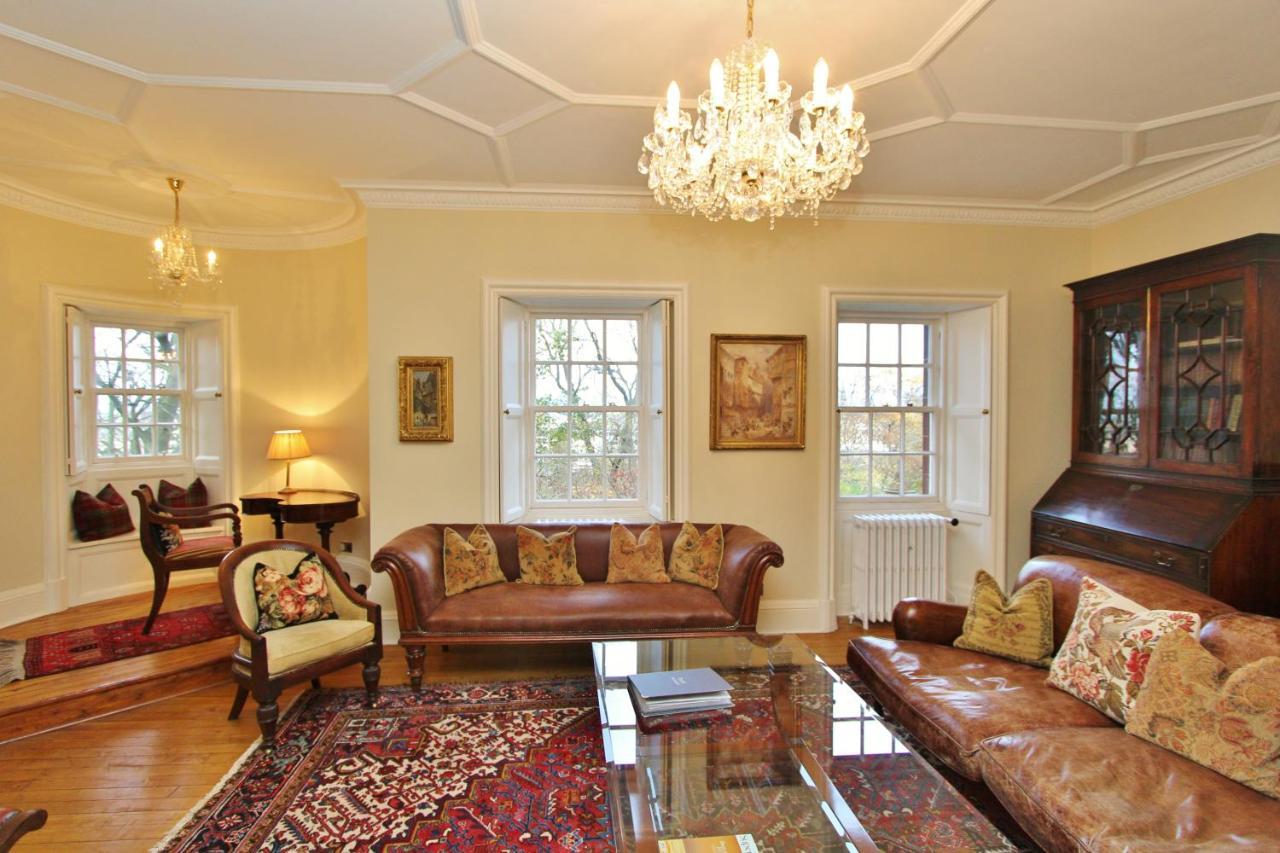 Elegant 3-Bedroom Ramsay Garden Apartment In Edinburgh City Centre Eksteriør billede